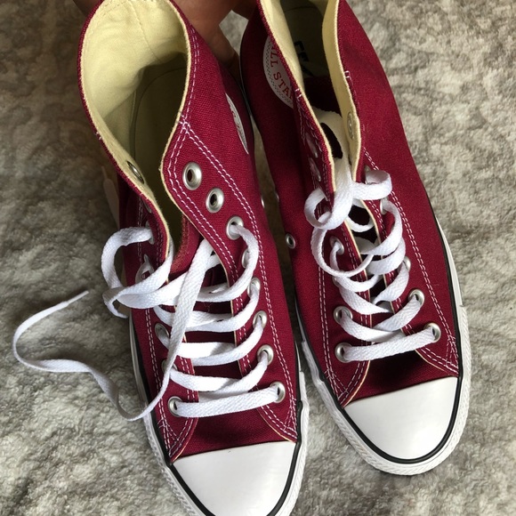 New Chuck Taylor Converse - Picture 4 of 7